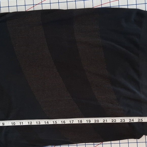 lululemon wet•DRY•warm Top - Picture 5 of 6